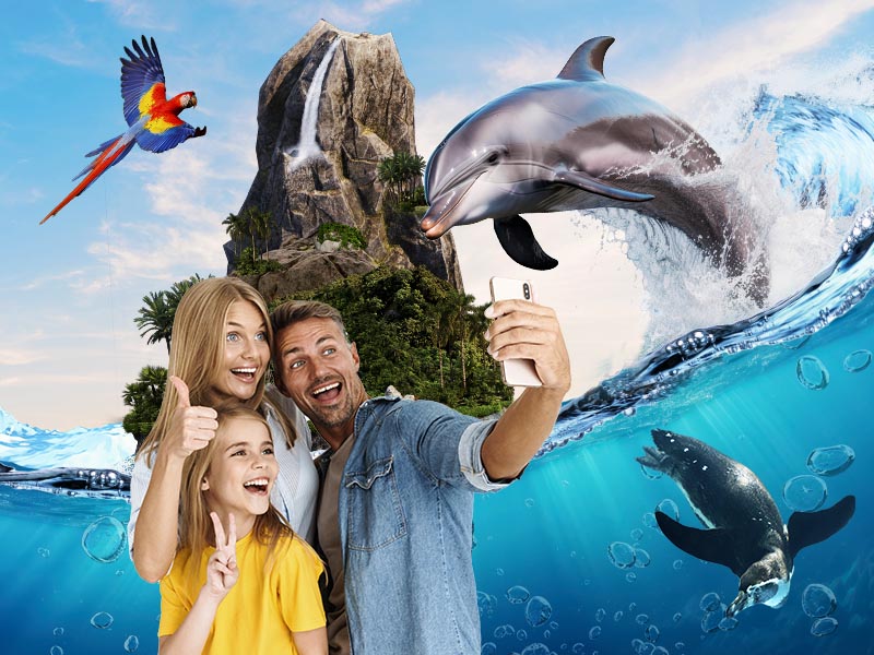 Familia disfrutando de Selwo Marina